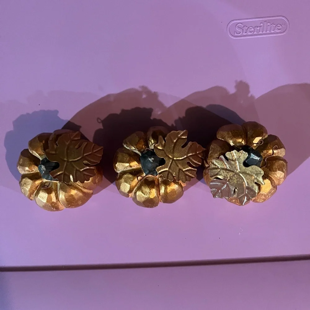 Three pumpkins - Picture 2 of 4